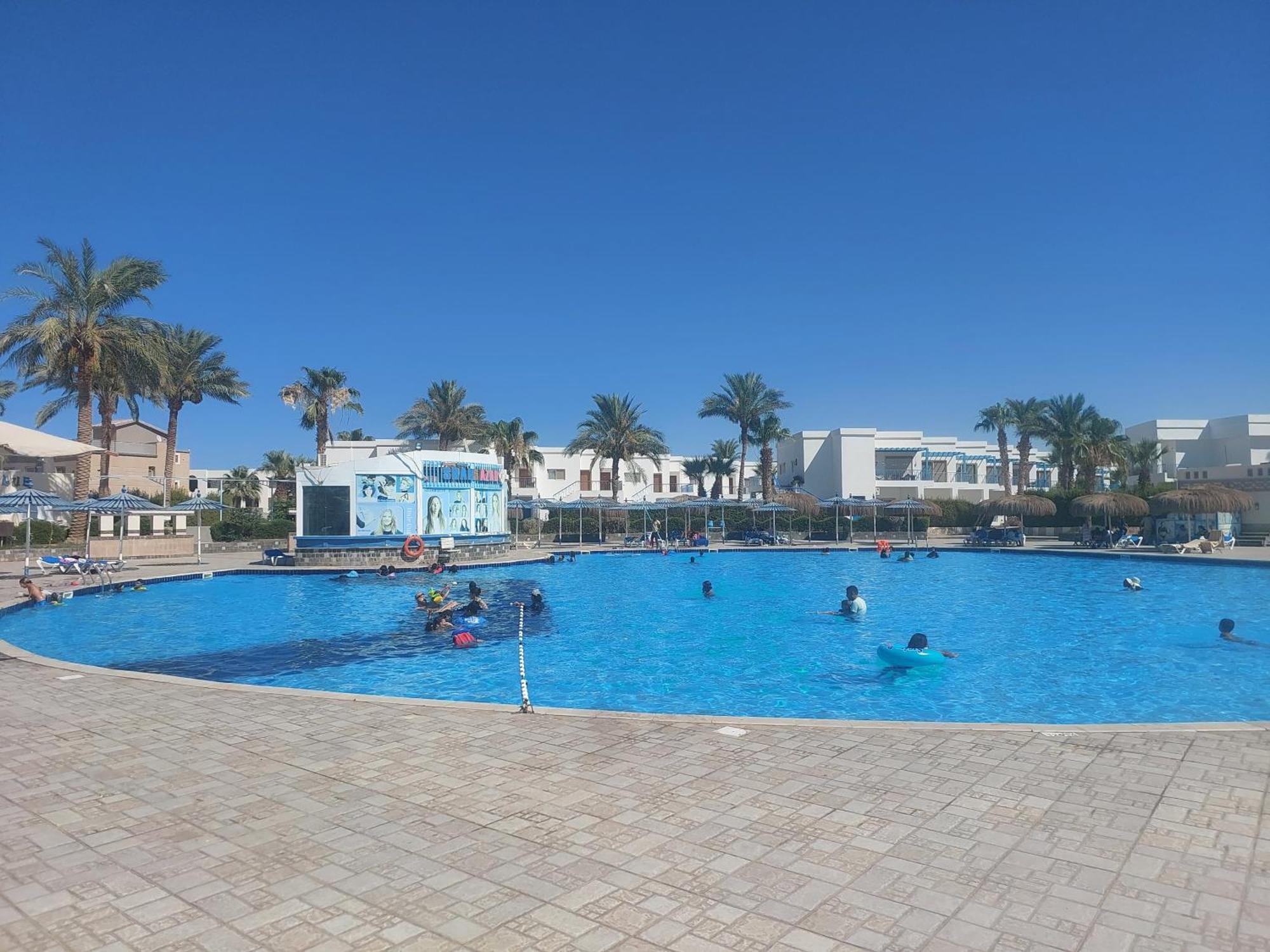 Mirage Bay & Aquapark Aparthotel